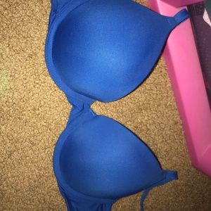 brand new PINK push-up